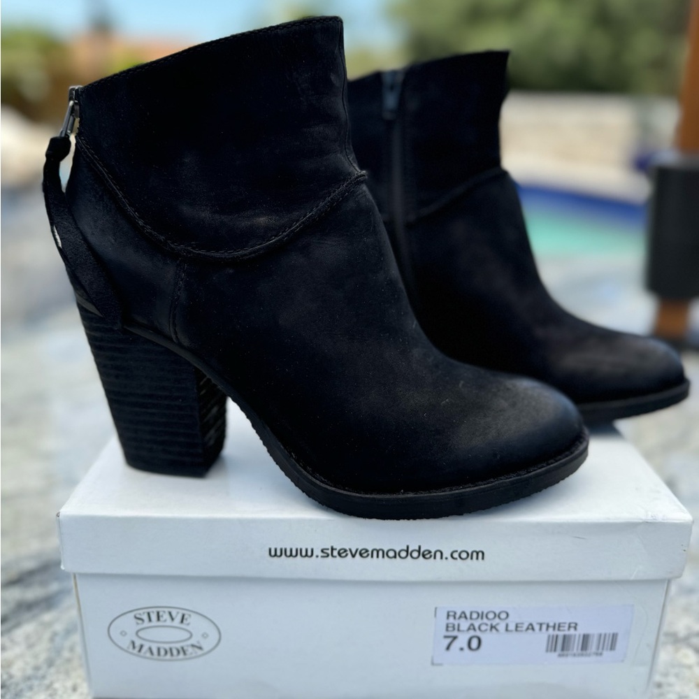 Black Steve Madden ‘Radioo’ Ankle Boots!